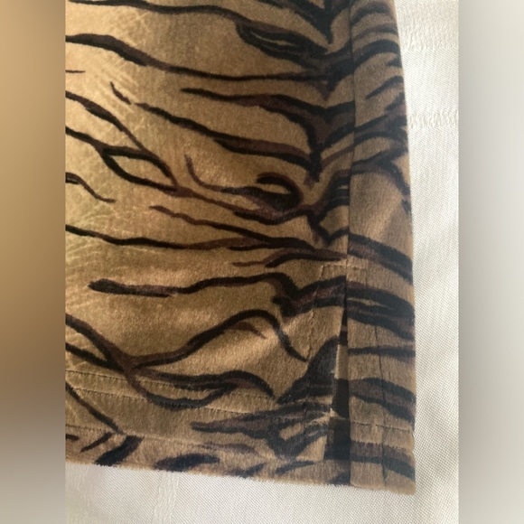 Vintage fuzzy faux tiger fur miniskirt : 90s : animal print - Picture 9 of 11